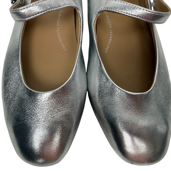 Shoes - Picture 2 of 10